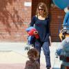 Jessica Alba et sa fille Haven passent leur après-midi au Coldwater Canyon Park à Beverly Hills. Le 29 mars 2014.
