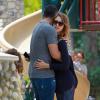 Jessica Alba et son mari Cash Warren passent leur après-midi en famille au Coldwater Canyon Park à Beverly Hills, le 29 mars 2014.