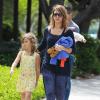 Jessica Alba et sa fille Honor passent leur samedi après-midi au Coldwater Canyon Park à Beverly Hills. Le 29 mars 2014.