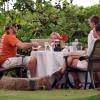 Britney Spears avec son petit ami David Lucado dînent pour leur dernier jour de vacances à Hawaï, le 27 mars 2014.