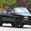 Cindy Crawford, passagère glamour du pick-up de son mari Rander Gerber à Malibu, le 29 mars 2014.