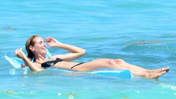 Heidi Klum : Sirène en bikini pour des vacances en famille