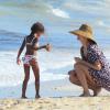 Heidi Klum et ses enfants Leni, Henry, Johan et Lou profitent des joies de la plage sur Paradise Island aux Bahamas, le 23 mars 2014.