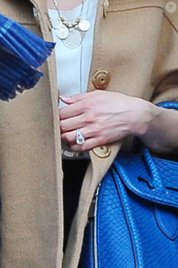 La bague d'Amber Heard à West Village, New York, le 22 mars 2014.