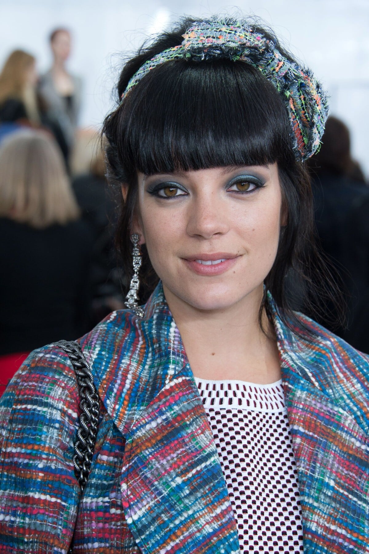 Vidéo Lily Allen et sa frange stricte une signature Purepeople