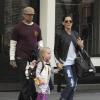Sandra Bullock en compagnie de Jesse James et de la fille de ce dernier Sunny James dans les rues de New York, le 18 novembre 2009.