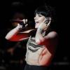 Lily Allen  sur la scène du Royal Albert Hall pour un concert de soutien à l'association Coram, à Londres, le 1er avril 2014.