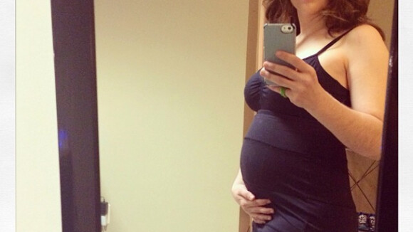 Alyssa Milano enceinte, dévoile son baby bump : ''Ce ne sont pas des jumeaux''