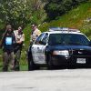Les forces de police interviennent devant la maison de Selena Gomez : un individu a été aperçu tentant de s'introduire dans sa propriété, le vendredi 4 avril 2014 au matin.