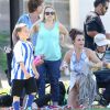 Britney Spears regarde ses fils jouer au foot à Woodland Hills, le 6 avril 2014. 