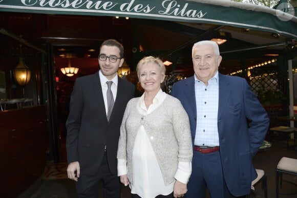 Miroslav Siljegovic et sa femme Colette avec leur fils lors de la soirée du prix de la Closerie des Lilas 2014 à Paris, le 8 avril 2014.