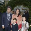 Hermine de Clermont-Tonnerre et ses enfants Allegra et Calixte assistent à la soirée du prix de la Closerie des Lilas 2014 à Paris, le 8 avril 2014.