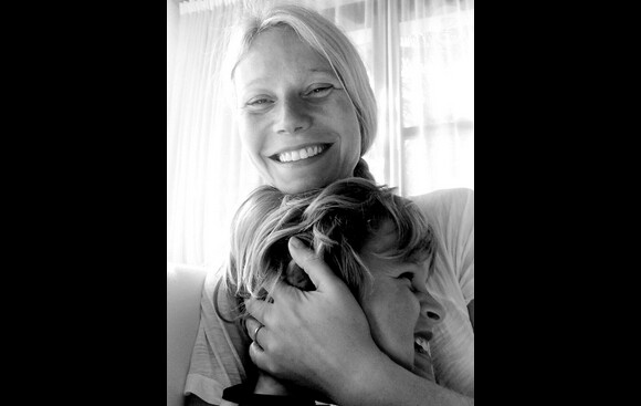 Gwyneth Paltrow a partagé sur Twitter un cliché d'elle et son fils Moses à l'occasion de l'anniversaire de ce dernier le 9 avril 2014.