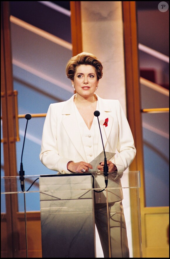 Catherine Deneuve lors des César 1994