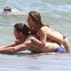 Jessie James et Eric Decker (wide receiver des Jets, ex-Broncos) en vacances à Maui le 2 juillet 2013. Le couple a eu son premier enfant, une petite Vivianne, le 18 mars 2014.
