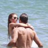 Jessie James et Eric Decker (wide receiver des Jets, ex-Broncos) en vacances à Maui le 2 juillet 2013. Le couple a eu son premier enfant, une petite Vivianne, le 18 mars 2014.