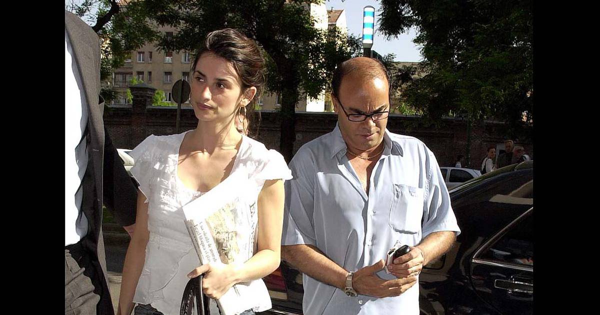 Jauffrey Marie Au Premier Regard Nom De Famille Penélope Cruz et son père Eduardo, à Madrid, le 20 mai 2003. - Purepeople