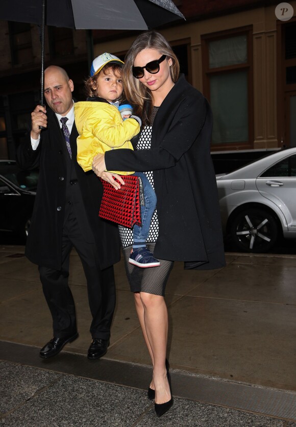 Miranda Kerr et son adorable fils de 3 ans Flynn dans les rues de New York, le 15 avril 2014