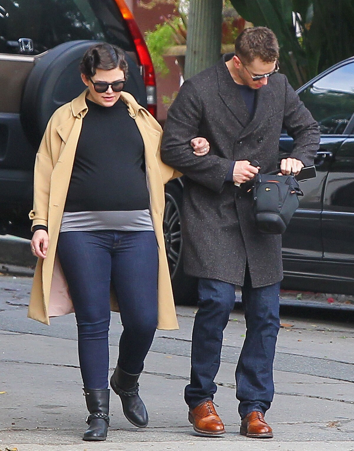 Photo Ginnifer Goodwin, très enceinte, et son mari Josh Dallas
