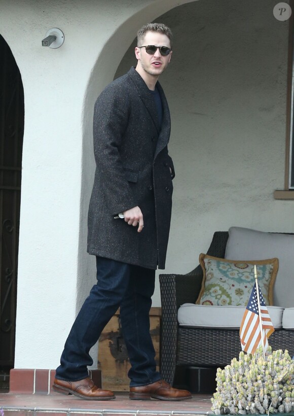 Ginnifer Goodwin, très enceinte, et son mari Josh Dallas passent la journée en famille le lendemain de leur mariage à Los Angeles, le 13 avril 2014.