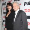 Catherine Zeta-Jones et Michael Douglas au Public Theater à New York le 15 avril 2014.