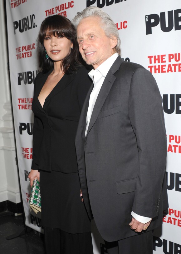 Catherine Zeta-Jones et Michael Douglas au Public Theater à New York le 15 avril 2014.