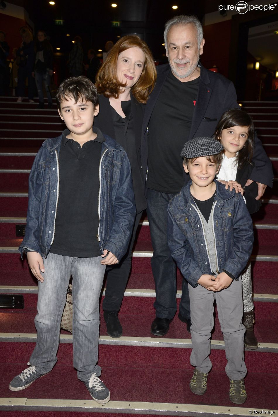  Francis Perrin, sa femme Gersende et leurs enfants, Louis, Baptiste et Clarisse au concert de Chico &amp;amp; The Gypsies &amp;agrave; l&#039;Olympia &amp;agrave; Paris, le 15 avril 2014. 