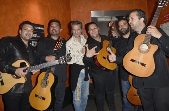 Yvan Le Bolloc'h avec la troupe au concert de Chico & The Gypsies à l'Olympia à Paris, le 15 avril 2014.