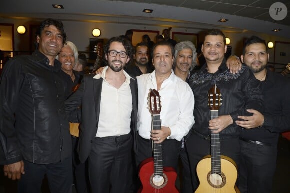Mounin, Mathieu Sempéré, Chico, Rey et Joseph Gautier au concert de Chico & The Gypsies à l'Olympia à Paris, le 15 avril 2014.