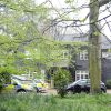 Les policiers inspectent la maison de Peaches Geldof où elle a été retrouvée morte, à l'âge de 25 ans, à Wrotham dans le comté de Kent, le 7 avril 2014.