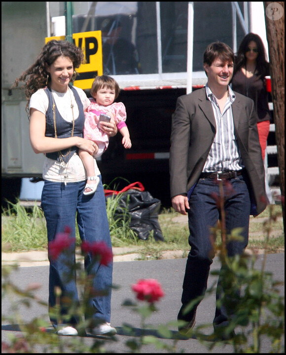 Exclusif - Tom Cruise, Katie Holmes et Suri Cruise à Shreveport le 17 mai 2007. 