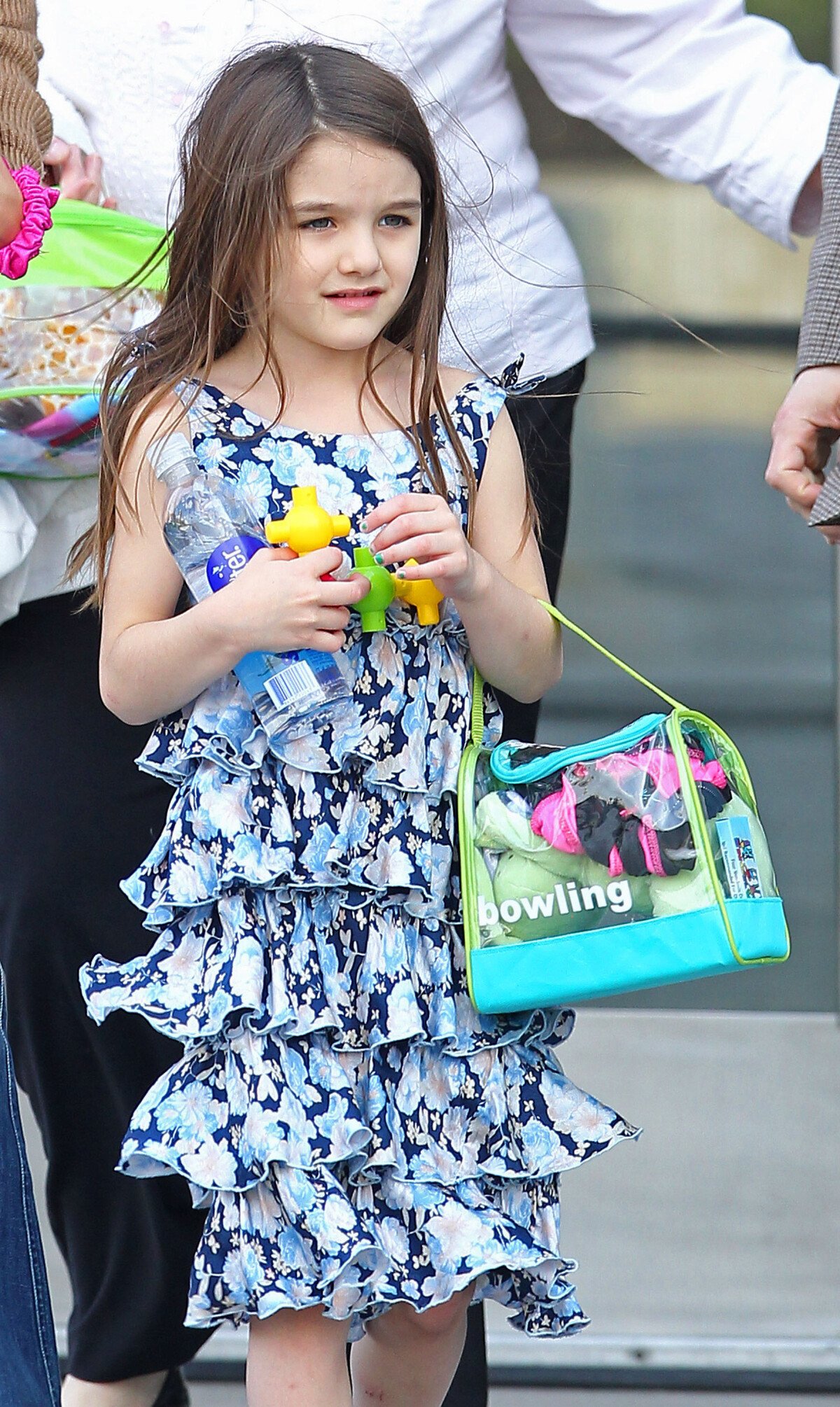 Vidéo Katie Holmes Et Sa Fille Suri A La Sortie Du Chelsea Piers A New York Le 23 Mars 2012 