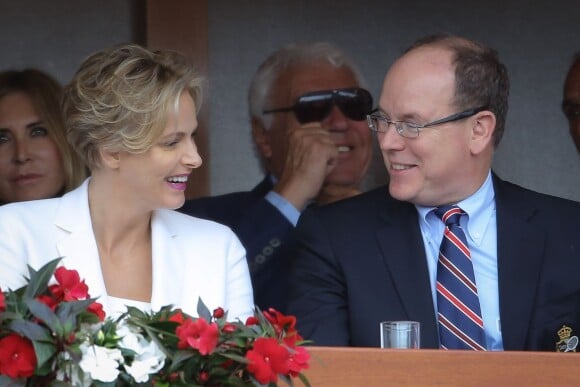 La princesse Charlene de Monaco et son époux le prince Albert II de Monaco ont regardé la finale entre Stanislas Wawrinka (vainqueur) contre Roger Federer, au tournoi de tennis Rolex Masters de Monte-Carlo à Monaco. Le 20 avril 2014.