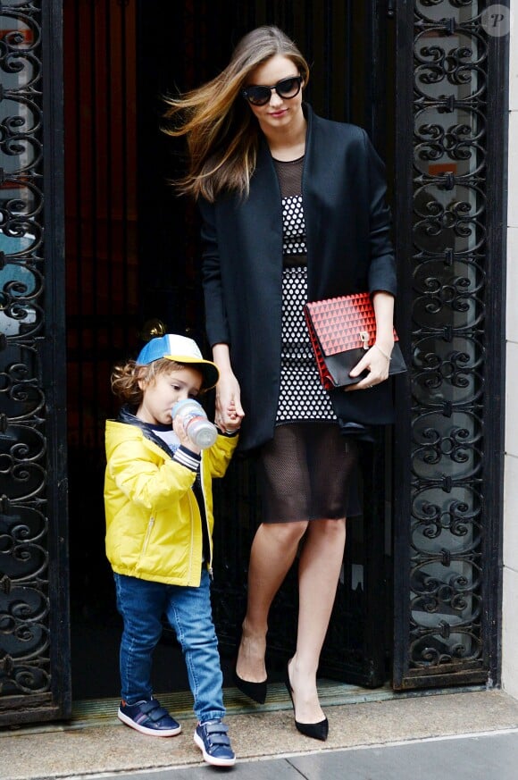 Miranda Kerr et son fils Flynn à New York. Le 15 avril 2014.