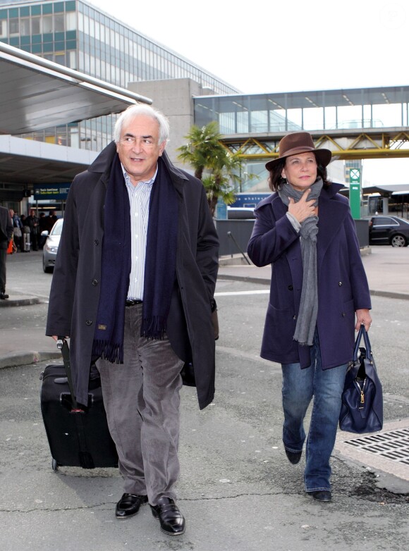Arrivée de Dominique Strauss-Kahn et Anne Sinclair à Paris, le 4 janvier 2012.