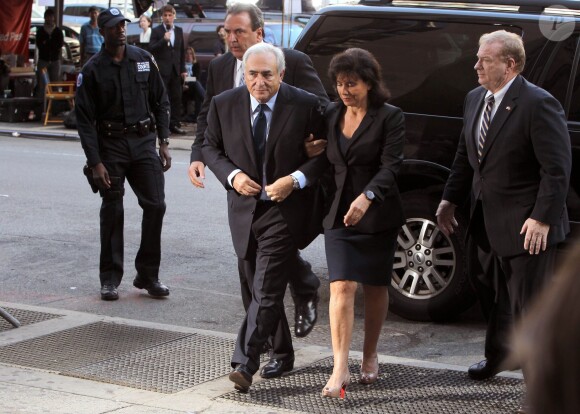 Dominique Strauss-Kahn et Anne Sinclair arrivant au tribunal de Manhattan, le 6 juin 2011 à New York.
