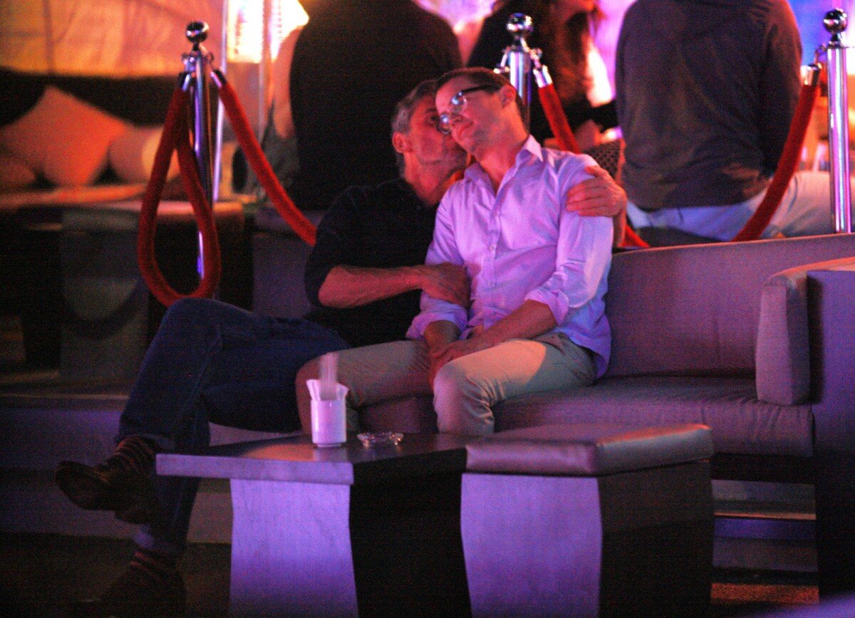 Photo : Simon Halls et Matt Bomer à Los Cabos, le 19 janvier 2014. -  Purepeople