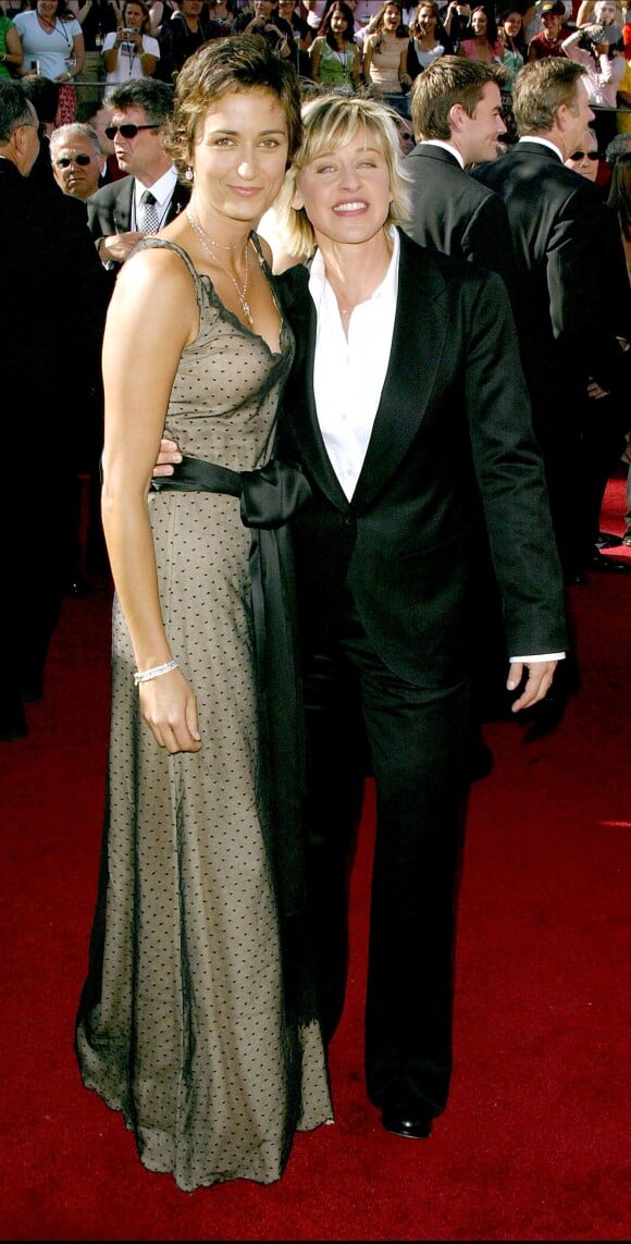 Alexandra Hedison et Ellen DeGeneres aux Emmy Awards à Los Angeles le 19 septembre 2004