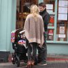 Kate Hudson et Matt Bellamy avec leur fils Bingham à Londres le 24 avril 2013.
