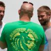 Vin Diesel aux côtés des deux frères de Paul Walker, Cody et Caleb, sur le tournage de Fast & Furious 7 (Fast 7) à Dubaï, avril 2014.
