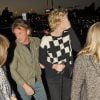 Sean Penn et Charlize Theron arrivent au Forum pour le show de Chelsea Handler, Uganda Be Kidding Me Live, à Los Angeles, le 26 avril 2014.
