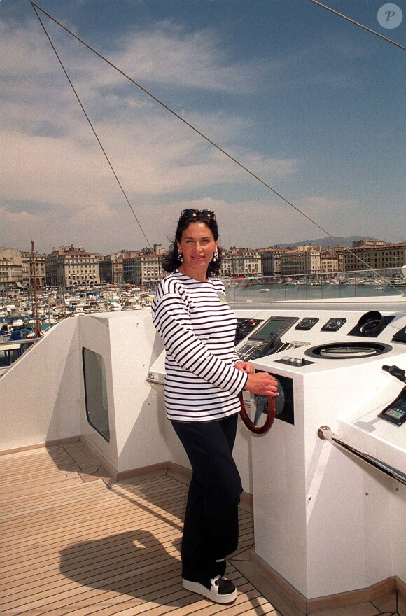Mouna Ayoub à bord du Phocéa à Marseille, le 11 juillet 1999.