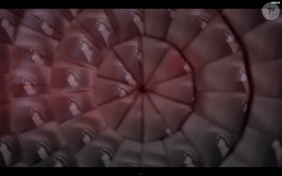 Image extraite du clip "En surface", réalisé par Antoine Carlier pour Etienne Daho, avril 2014.