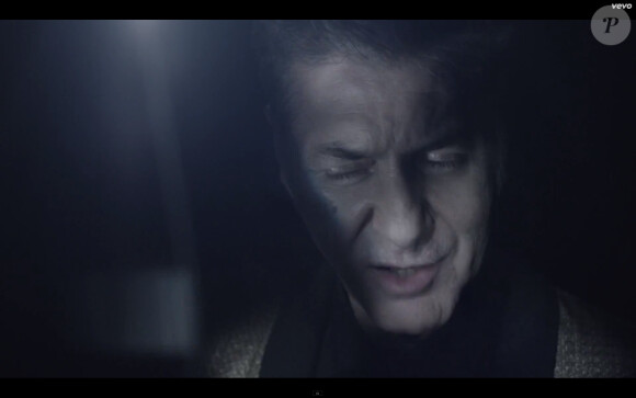 Image extraite du clip "En surface", réalisé par Antoine Carlier pour Etienne Daho, avril 2014.