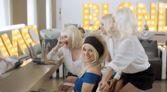 La chanteuse Alizée s'éclate dans le clip de son nouveau single, Blonde. Avril 2014.