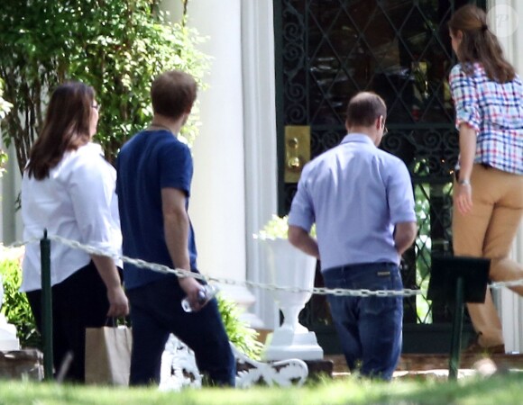 Le prince William et le prince Harry ont eu droit, avec leurs cousines Béatrice et Eugénie, a une visite privée de Graceland à Memphis le 2 mai 2014.