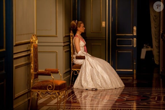 Grace Kelly face au dilemne dans le film Grace de Monaco.