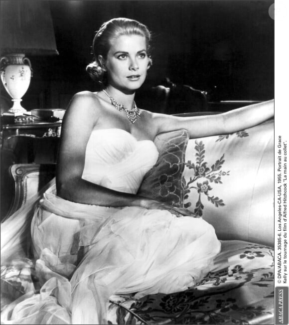 Portrait de Grace Kelly sur le tournage du film d'Alfred Hitchcock, La main au collet.