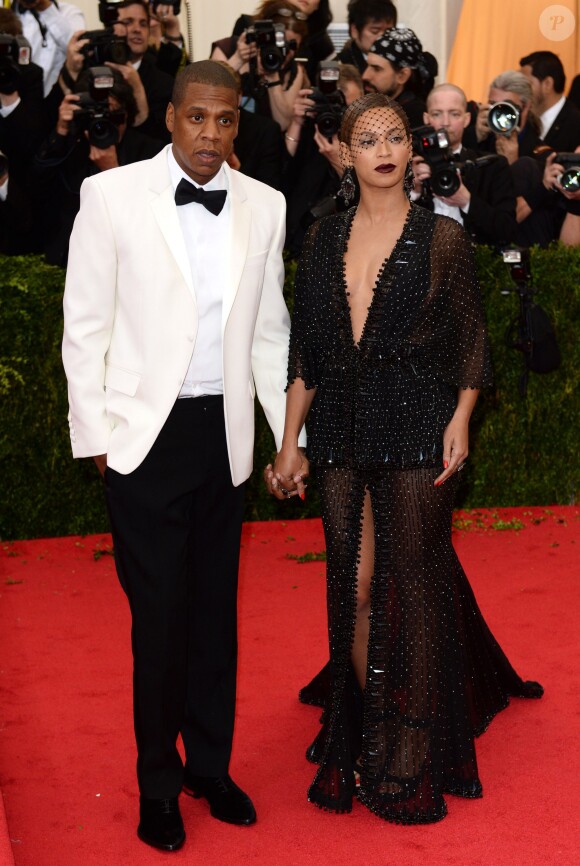 Beyoncé et son mari Jay Z assistent au MET Gala au Metropolitan Museum of Art, pour le vernissage de l'exposition Charles James: Beyond Fashion. New York, le 5 mai 2014.
