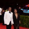 Beyoncé et son mari Jay Z assistent au MET Gala au Metropolitan Museum of Art, pour le vernissage de l'exposition Charles James: Beyond Fashion. New York, le 5 mai 2014.